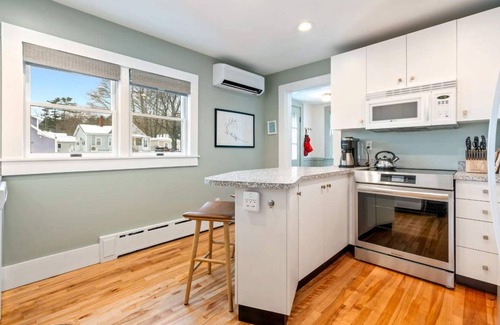 Ogunquit House | Steps to Beach & Downtown OGT | Screened in Porch