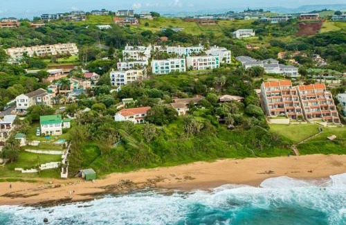 Shaka's Rock Apartment | Steps to beach, walk to eateries, loadshed free