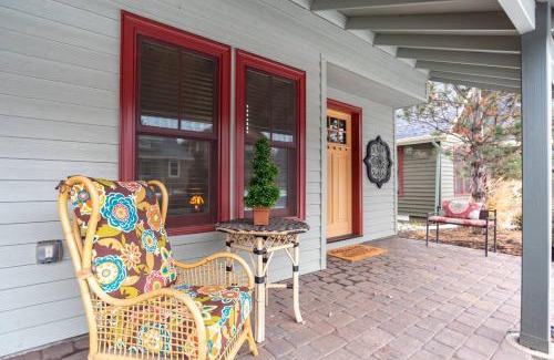 Sisters House | Steps to Downtown & Amazing Views-Hot Tub/Pool/AC