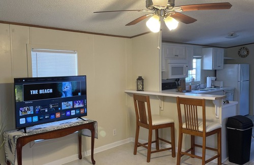 Parker House | Steps to East St. Andrews Bay, Tyndall main gate just 3 miles away. Boat dock