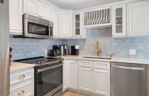 Summerplace House | Steps To Private Beach - East of A1A -Dog Friendly