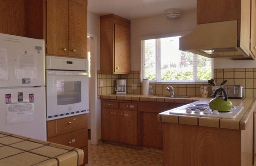 Eastside Santa Cruz House | Steps to Sunny Cove Beach! Boardwalk, WiFi, Starbucks, Restaurants, Family Fun!