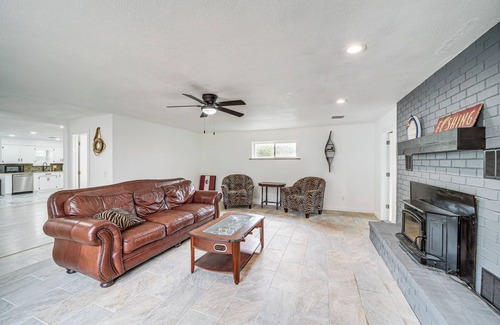 Eufaula House | Steps to the Lake: Eufaula Home w/Game Room!