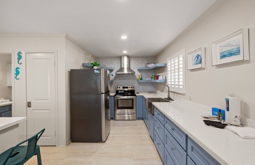 South Padre Island House | Steps to The Beach! Perfect Getaway, Private Pool!