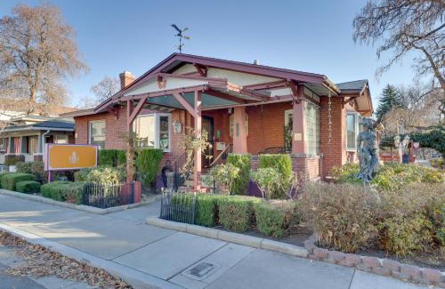 Downtown Reno House | Steps to Truckee River Walk Rose Cottage