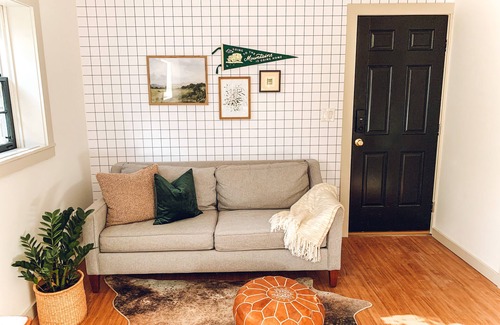 Miller Southside Apartment | Steps to VT Campus & Cassell Cozy Blacksburg Studio