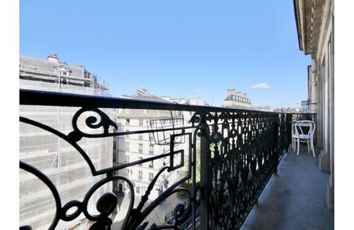 Sorbonne Apartment | STGERMAIN LUXURIOUS PENTHOUSE,BALCONY,STUNNING VIEW,1mnTO SEINE RIVER/NOTRE DAME
