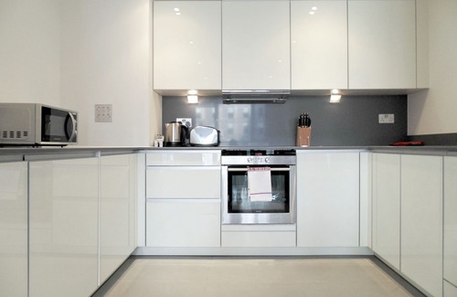 Tower Hill Apartment | Still Life Tower Hill Deluxe One Bedroom Apartment