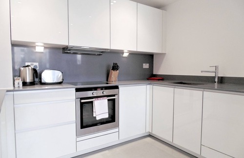 Tower Hill Apartment | Still Life Tower Hill Deluxe One Bedroom Apartment