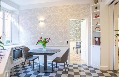 Quartiere XVII Trieste Apartment | Stilysh apartment in Rome close to cafes, restaurants, bus and metro.