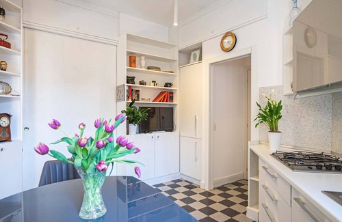 Quartiere XVII Trieste Apartment | Stilysh apartment in Rome close to cafes, restaurants, bus and metro.