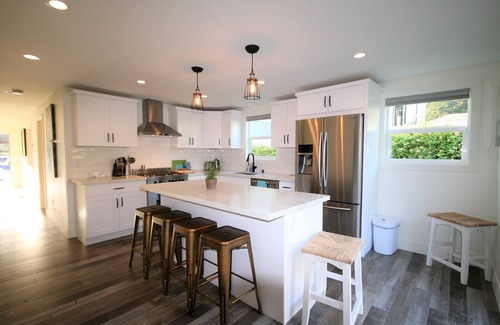 Stinson Beach House | Stinson Beach Modern Cottage -Peaceful, Stylish, Walkable