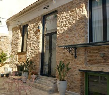 Kropia Apartment | Stoa House Airport