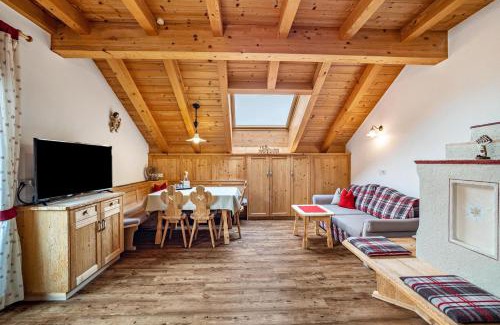 Monguelfo Apartment | Stoffnerhof Apt Edelweiß