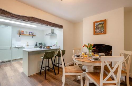Aylsham House | Stone Cottage