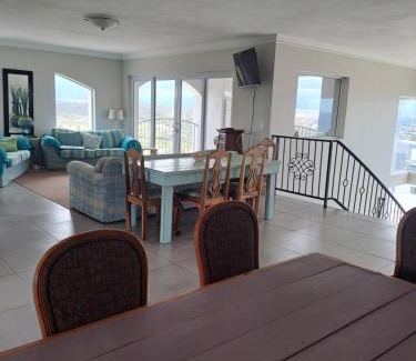 Mossel Bay Bed & Breakfast | Stone Crown Manor B&B