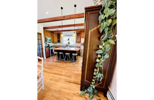 Guilford House | STONE GARDEN GETAWAY 🌸Families☀️Reunions🌸Dogs🐶