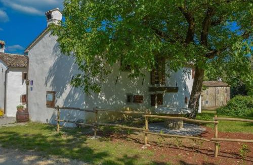 Kotli House | Stone House Kotli