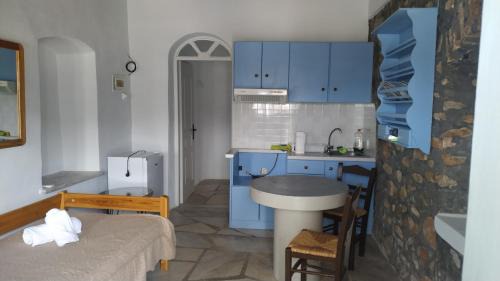 Vari Apartment | Stone Oasis apartment Vari Syros