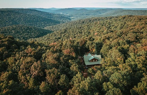 McMinnville House | Stone's Mountain View