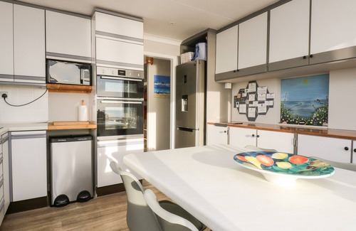 Praa Sands Cottage | STONECROFT, pet friendly, character holiday cottage in Praa Sands