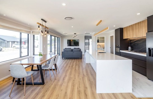 Martinborough House | Stonehenge Retreat, Martinborough
