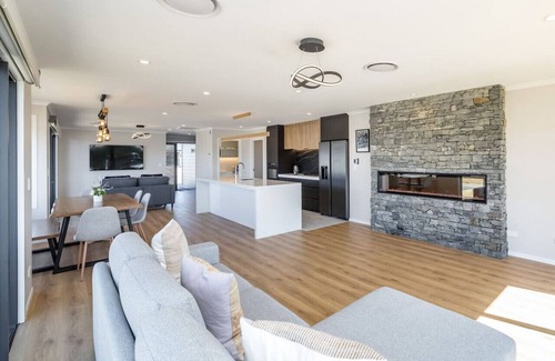 Martinborough House | Stonehenge Retreat, Martinborough