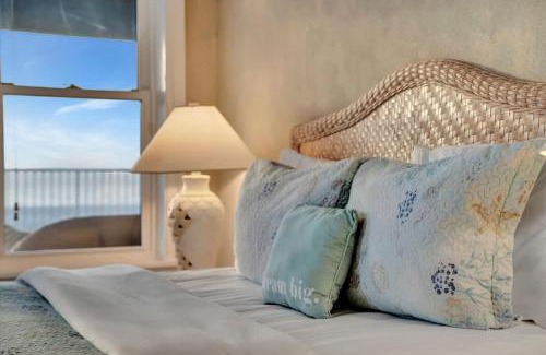 Independence Square Apartment | Stones Throw Beachfront Family Suite #3 VIEWS