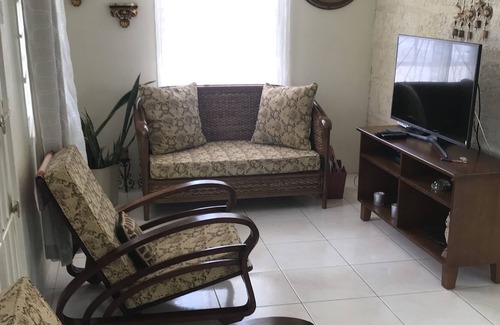 Halcyon Heights House | Stones Throw From The Beach