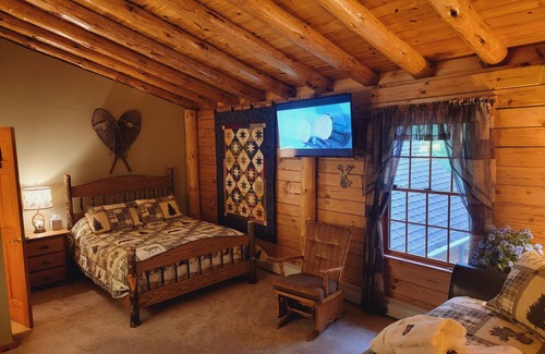 Kintnersville Cabin | Stoney Ridge Lodge, 10K sq. ft. Beautiful Log Relaxing Luxury. Vacation/Wedding