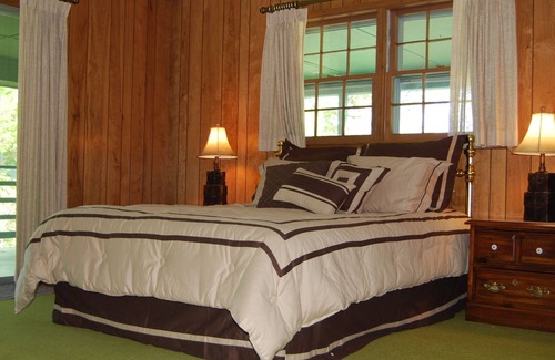 Hot Springs House | Stony Bottom Lodge on Lake Moomaw: Exclusive Dock/Access