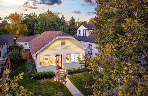 East End House | Stop Scrolling! Read our reviews. Stay here. Walk everywhere.