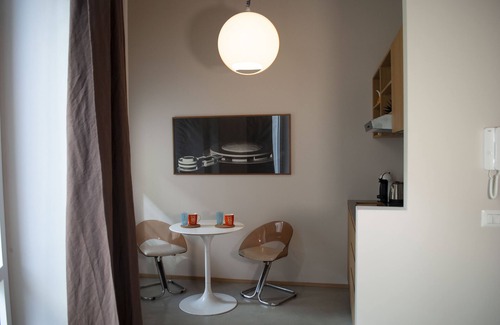 Old Town Apartment | StraMo House