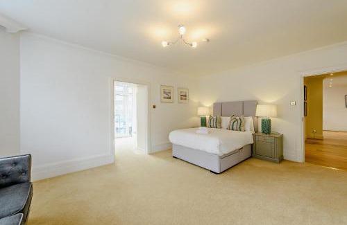St. Johns Wood Apartment | Strathmore Court Apartments