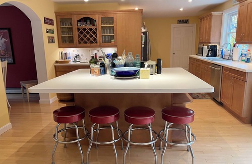 Stratton Mountain House | Stratton High Meadow 4BR - 10 beds, Pro Kitchen, Finished Basement, Mtn. Shuttle