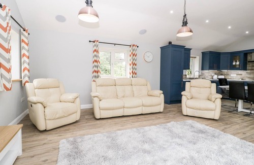 Congresbury Cottage | STRAWBERRY STABLES, with a garden in Congresbury