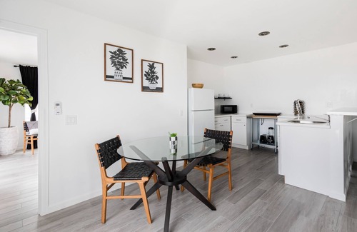 Desert Hot Springs Apartment | Striking Black & White Apt w Gated Entrance & Yard
