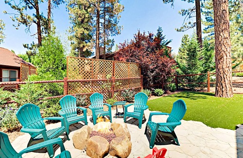 Eagle Mountain Estates House | Striking Home w/ Huge Kitchen, Fireplaces, Hot Tub & Outdoor Fire Pit