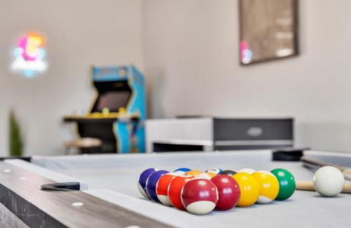 Las Vegas House | Strip-side Villa Pool, Mini Golf, Casino games