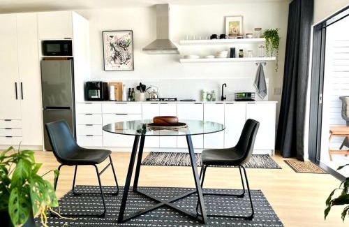 Cape Peninsula Apartment | Stroll to Scarborough Beach, Rooibokkie Studio 1