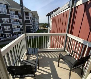 Snowshoe Apartment | Stroll to Slopes, Village Area, Ski in-out MtLodge 308