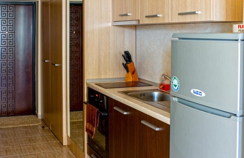 Saints Constantine and Helena Apartment | Studio on Maxi complex with parking