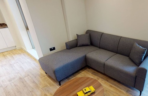 Cathedral Quarter Apartment | Student Only - Tidy Room in Belfast City Center