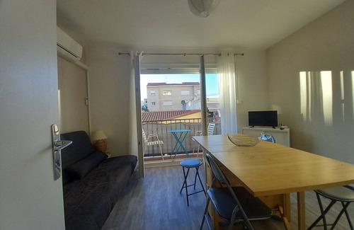 Saint-Nazaire Apartment | Studio à 40 Mètres de la Plage