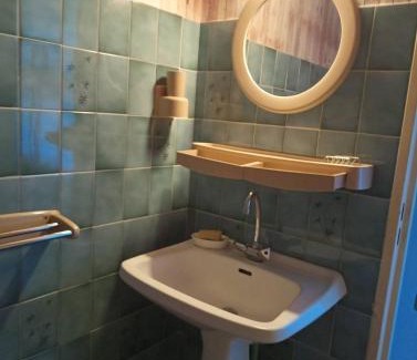 Le Port Apartment | studio à 50 m de la plage , idéal pour 2, avec parking 2NOUMÉA35