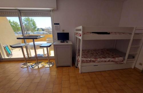 Marseillan Plage Apartment | Studio à Marseillan-Plage avec Terrasse et Parking - FR-1-326-763