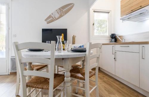 Quimiac Apartment | Studio à Mesquer: Plage à 200m, Balcon, Parking, Proche Commerces - FR-1-306-1243