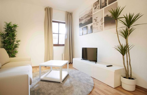 Prutz Apartment | Studio 1 in Prutz: Cozy, with terrace, family and pet friendly.