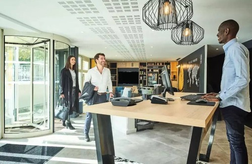 Saint-Denis Apartment | Studio 2 People