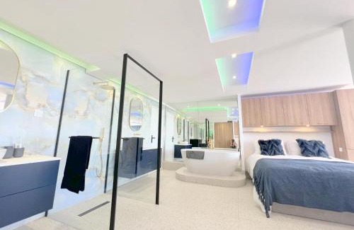 Naturist Village Apartment | Studio 210, Héliopolis AB, Village naturiste